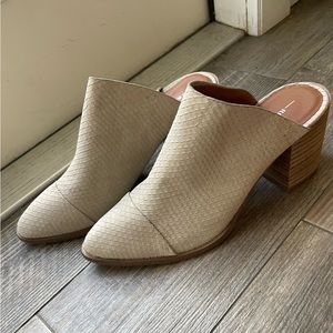 Report mules size 7